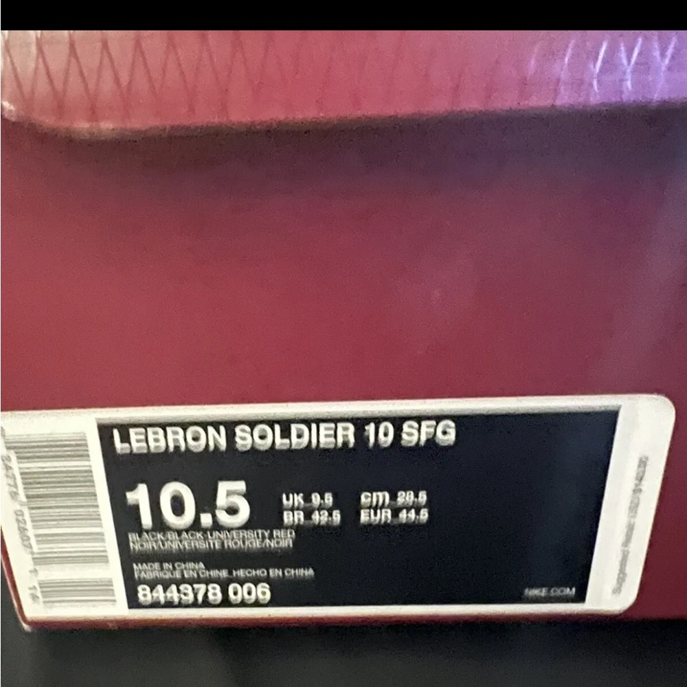 Lebron soilder SFG.  Size 10.5